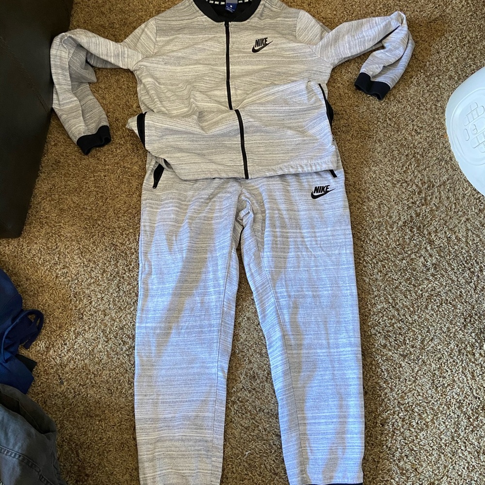 Nike men’s jogging suit